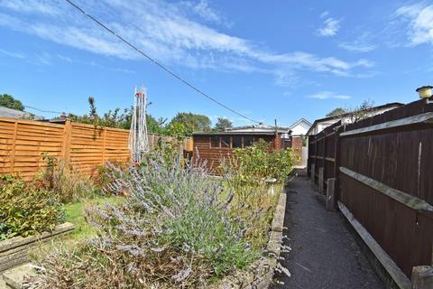 135 Faversham Road, Kennington, Ashford, TN24 9DE