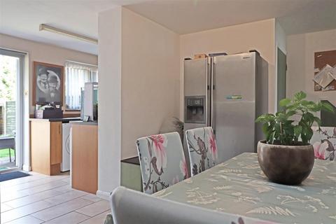 80 Brook Road, Merstham, Redhill, RH1 3EJ