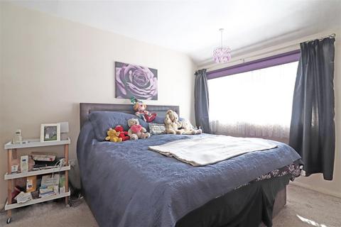 80 Brook Road, Merstham, Redhill, RH1 3EJ