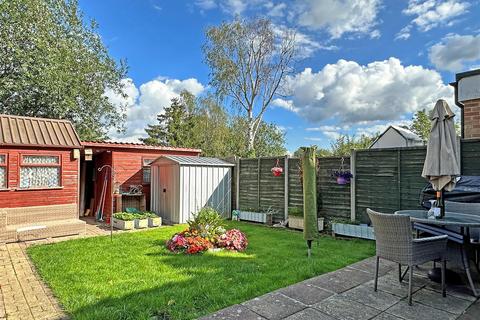 80 Brook Road, Merstham, Redhill, RH1 3EJ