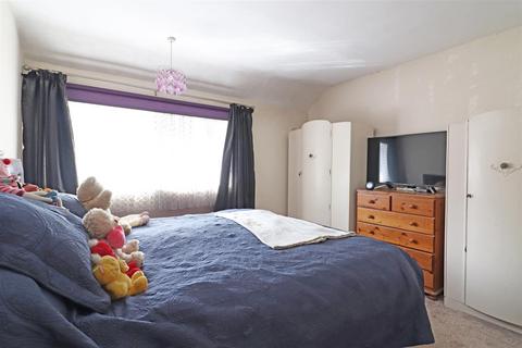 80 Brook Road, Merstham, Redhill, RH1 3EJ