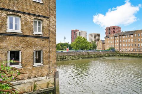 Property to rent, The Old Granary, Barking, IG11