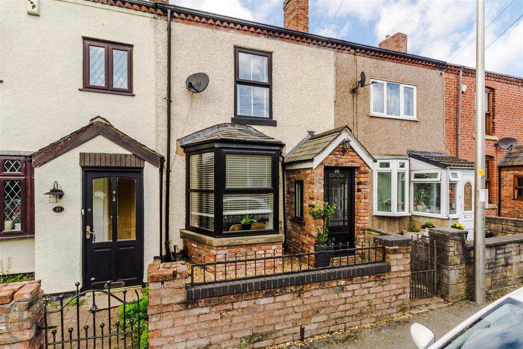 Lower Green Lane, Astley, Manchester 2 bed terraced house £1,100 pcm (£254 pw)