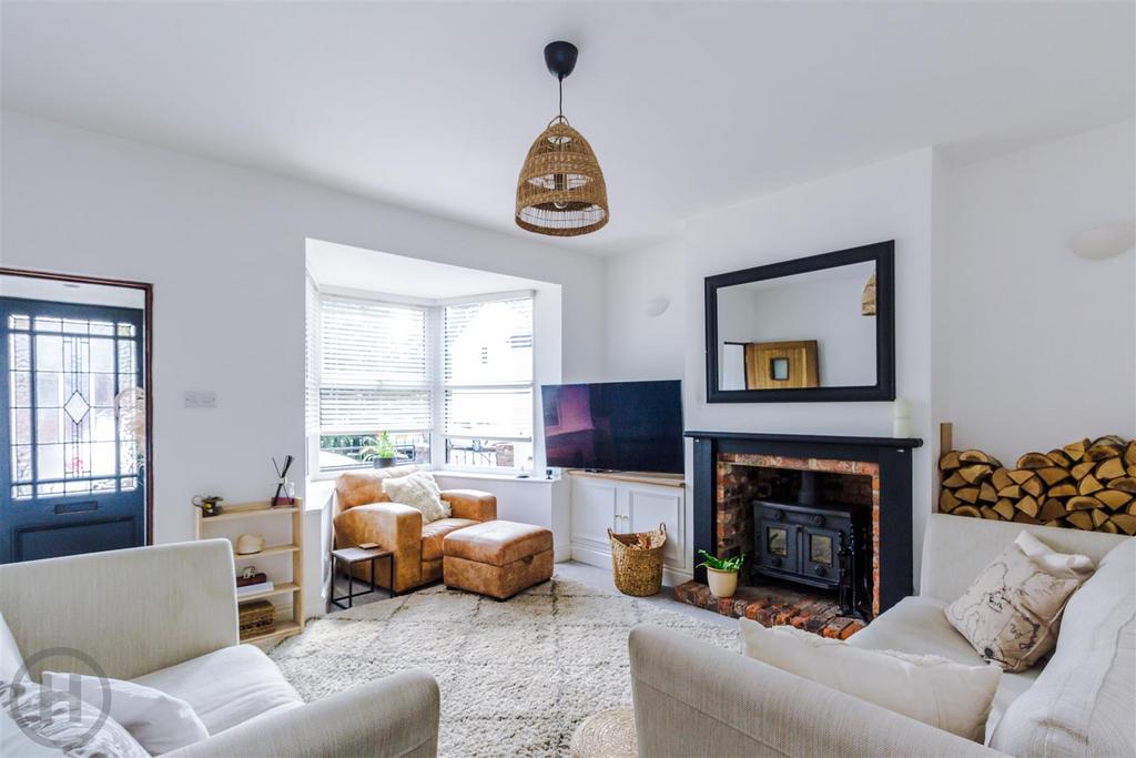 Lower Green Lane, Astley, Manchester 2 bed terraced house £1,100 pcm (£254 pw)