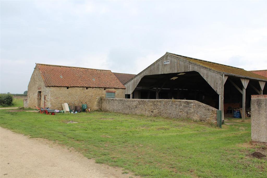 Four bay foldyard