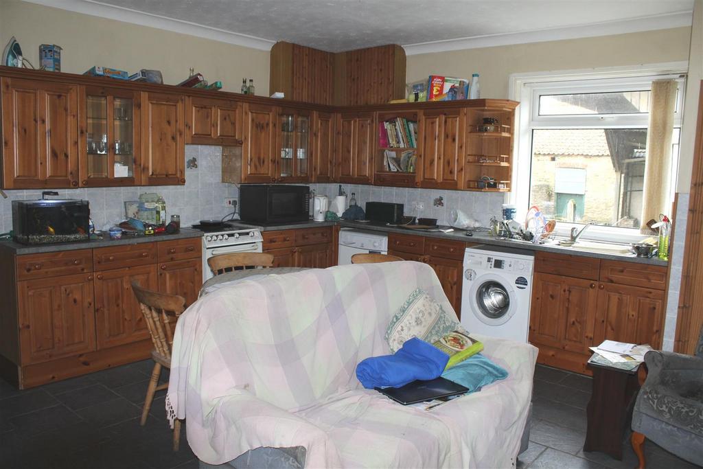 Dining kitchen