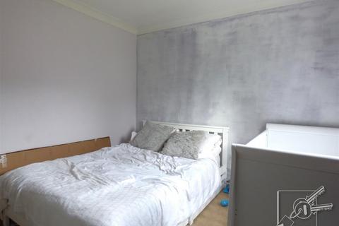 46 Chapel Wood, New Ash Green, Longfield, DA3 8RB