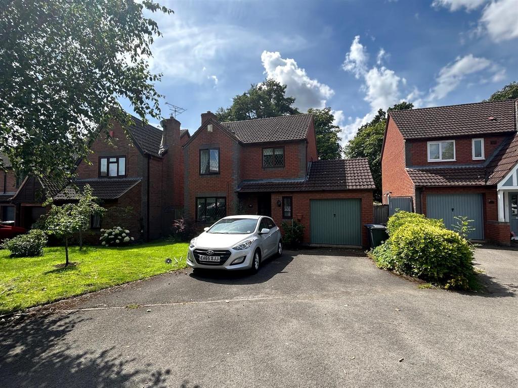 Westminster Drive Burbage 4 bed detached house £350,000