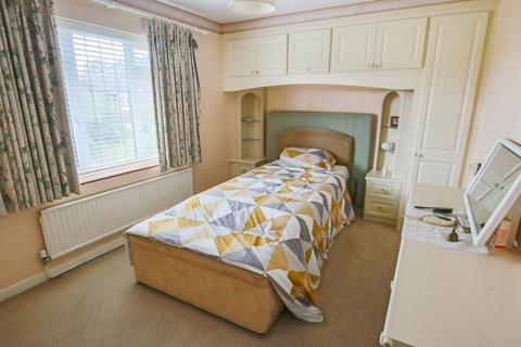 3 bedroom detached bungalow for sale, Parkside, East Grinstead, RH19