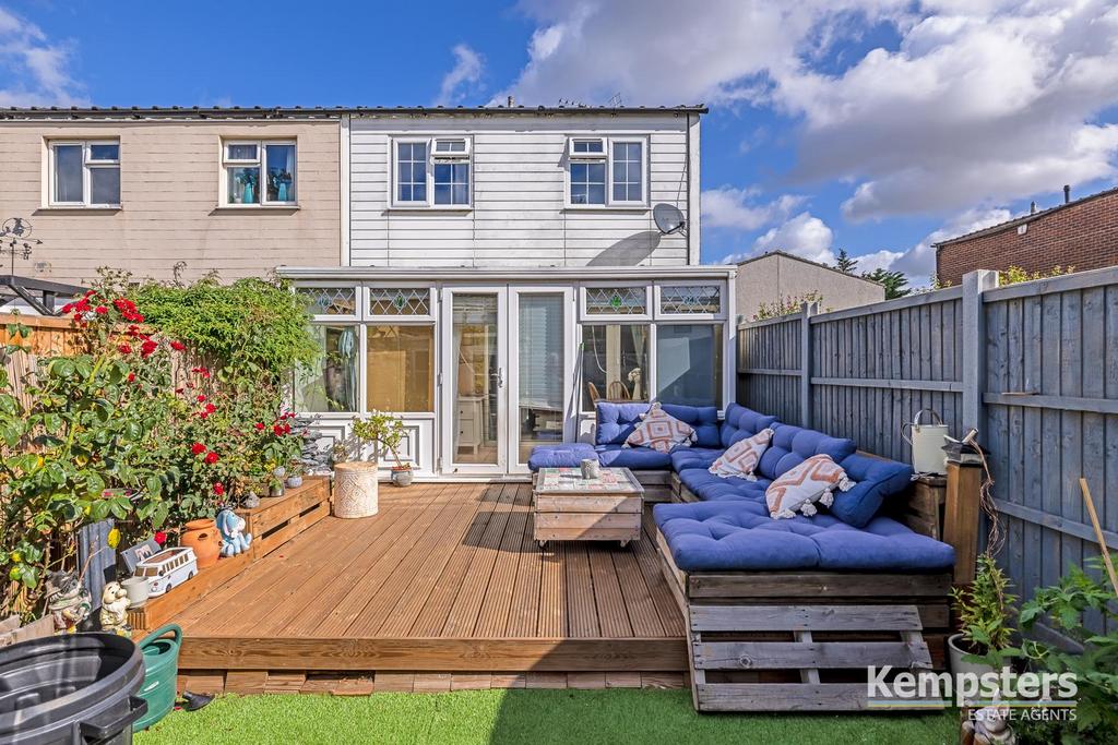 Rear Garden 2.jpg