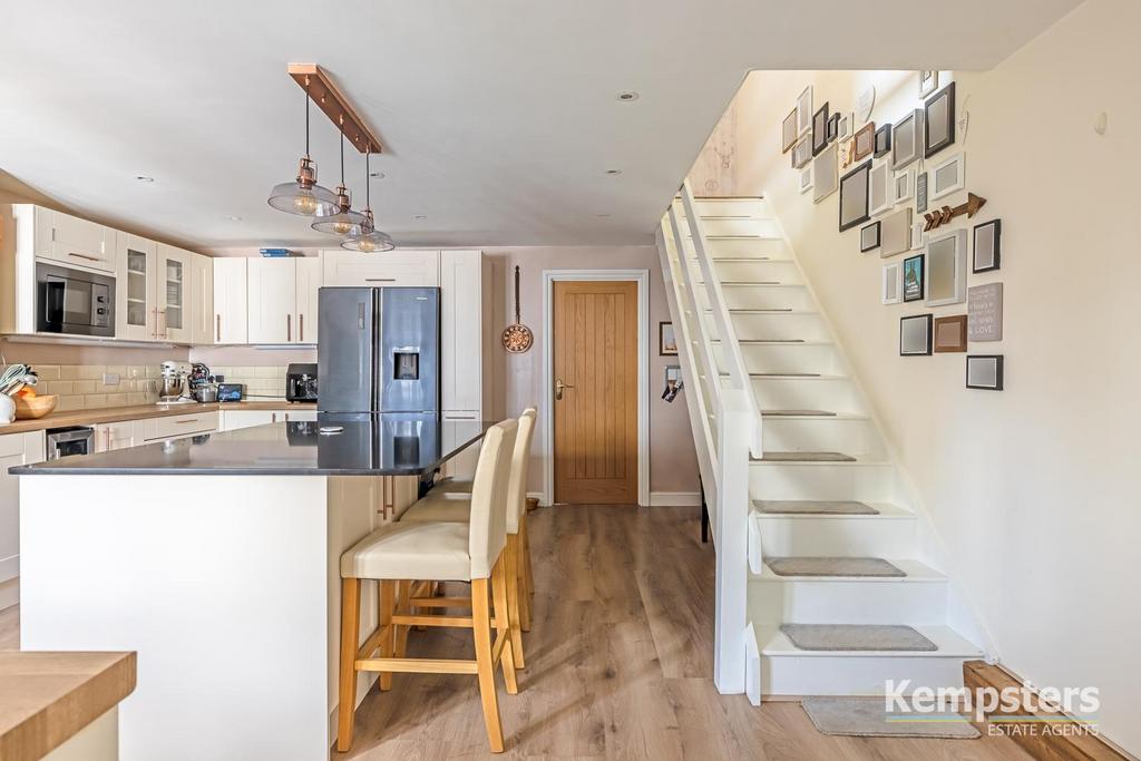 Kitchen 3.jpg