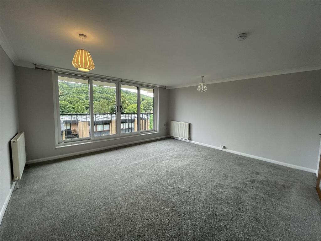 Graham Road, Sheffield 1 bed apartment £875 pcm (£202 pw)