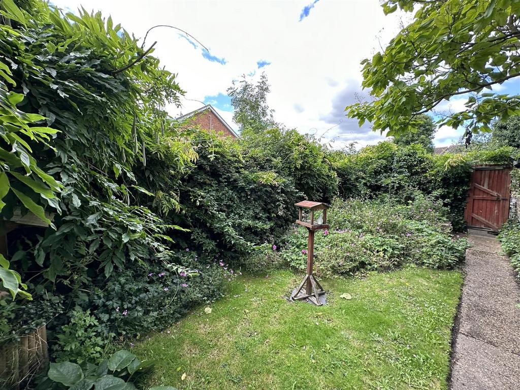 Canterbury Road, Willesborough, Ashford 3 bed cottage £207,500
