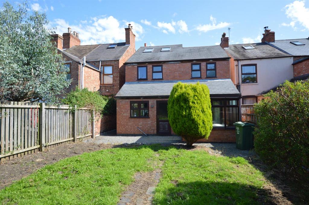 42 Cambridge Street, Loughborough 4 bed detached house £265,000