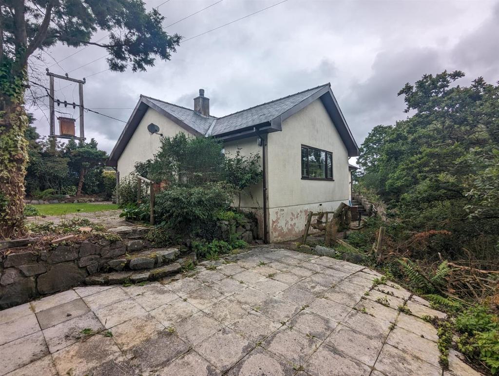 Gellilydan, Blaenau Ffestiniog 3 bed bungalow for sale £285,000