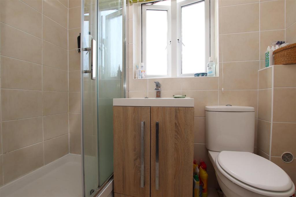 Ensuite.JPG