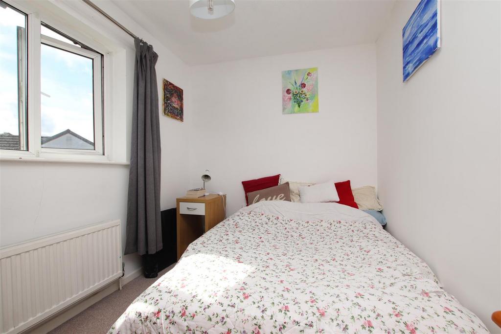 Bedroom 4.JPG