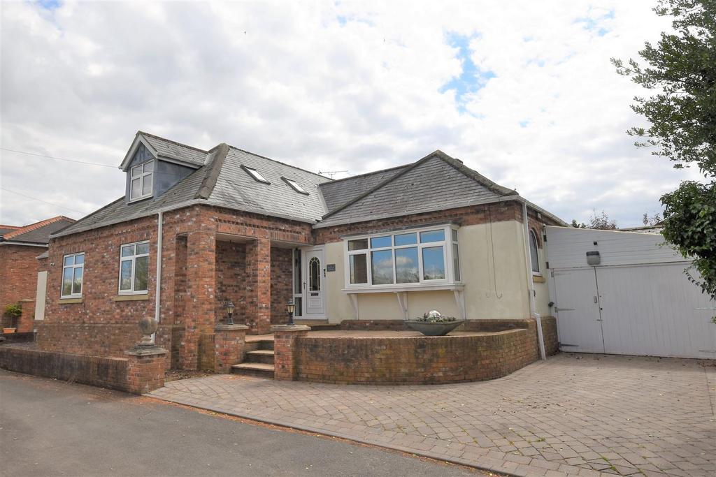 Ferry Lane, Airmyn, Goole 5 bed detached bungalow for sale £425,000