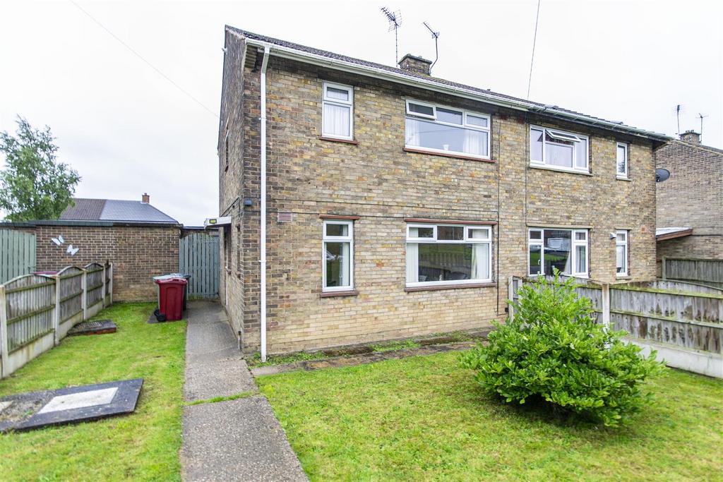 Ford Street, New Tupton, Chesterfield 2 bed semidetached house for