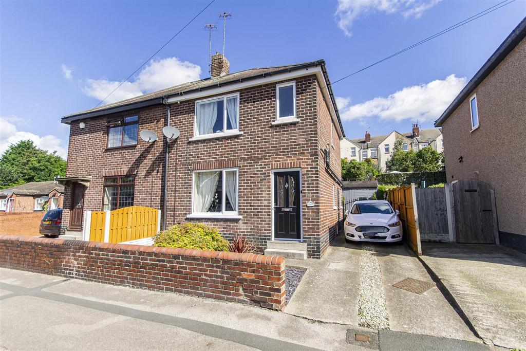 Holland Road, Old Whittington, Chesterfield 3 bed semidetached house