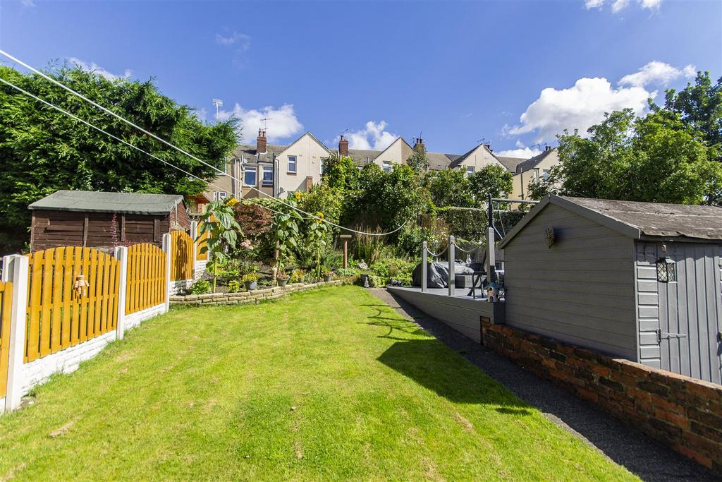 Holland Road, Old Whittington, Chesterfield 3 bed semidetached house