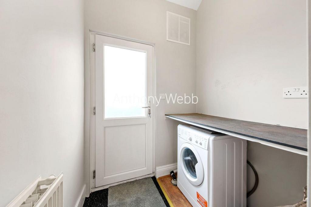 134 A Myddleton Road - JEIbqn DG4j Zrze QVNFWB.jpg