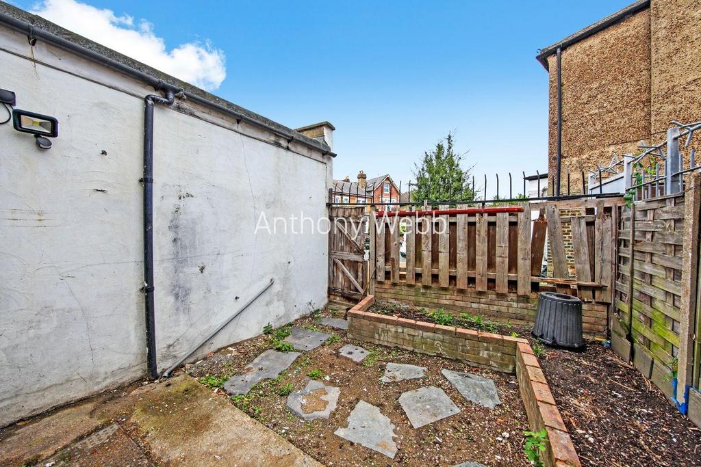 134 A Myddleton Road - oq TQuuiv Hu Jb QIv XXUq J.jpg