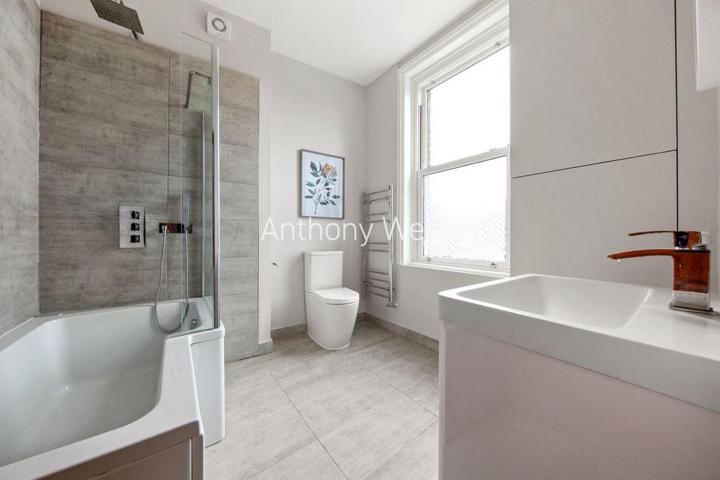 134 A Myddleton Road - mec0uwea5o11 DQs172 Fs.jpg