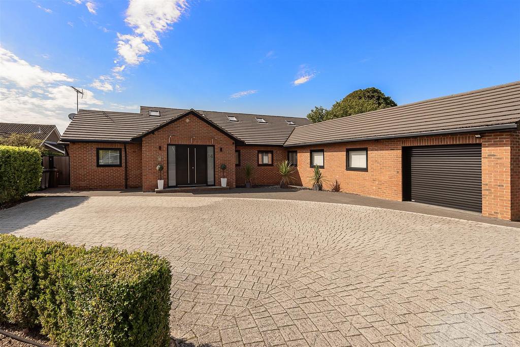 Hammondswick, Harpenden 5 bed detached house for sale £1,750,000