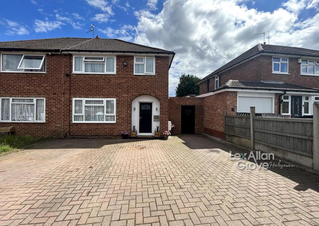 The Longcroft, Halesowen 3 bed semidetached house for sale £270,000