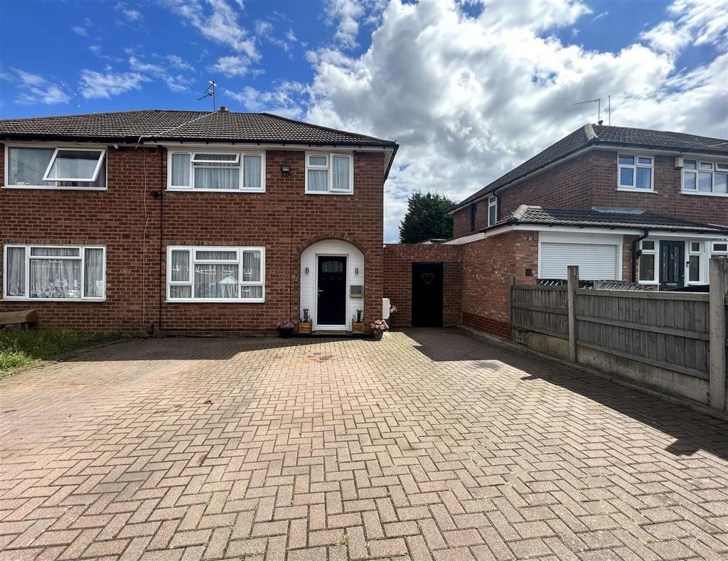 01 The Longcroft Halesowen 1.jpg