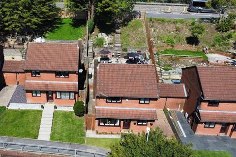 3 bedroom detached house for sale - Fenwick Drive, Brackla, Bridgend