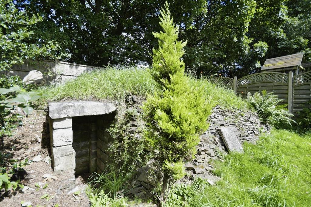 Air raid shelter