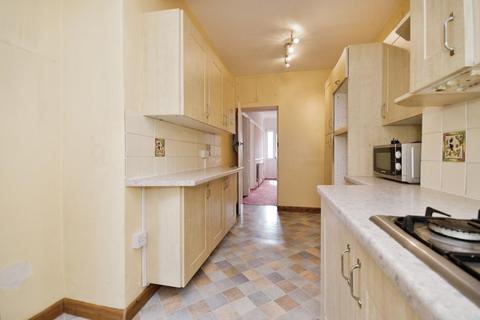 66 Crawshaw Grove, Sheffield, S8 7EB