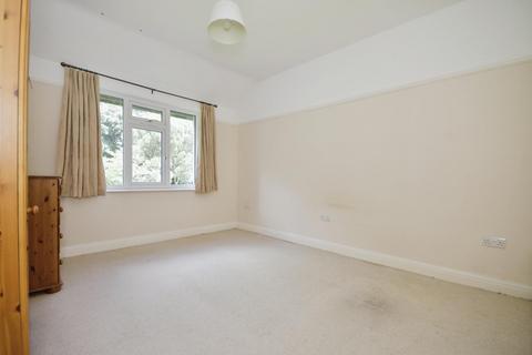 66 Crawshaw Grove, Sheffield, S8 7EB