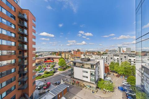 2 bedroom flat to rent, The Hawkins Tower, Ocean Village, Southampton