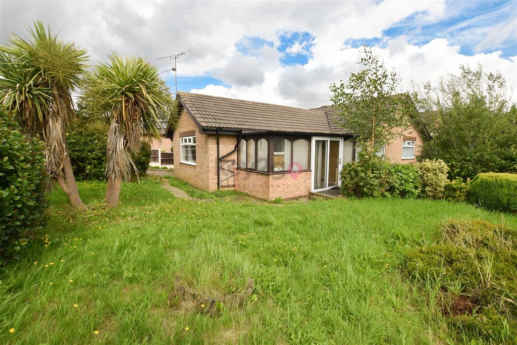 Cleeve Hill Gardens, Waterthorpe, Sheffield, S20 3 bed detached