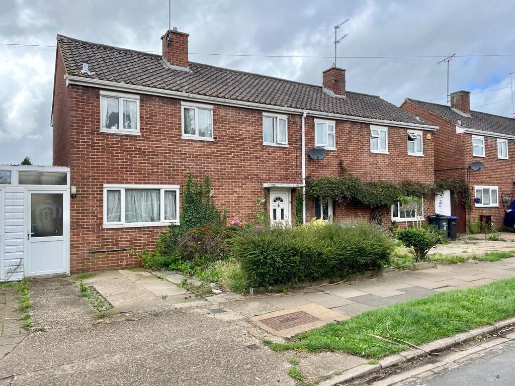 Winchester Road, Delapre, Northampton NN4 3 bed semidetached house for sale £209,995