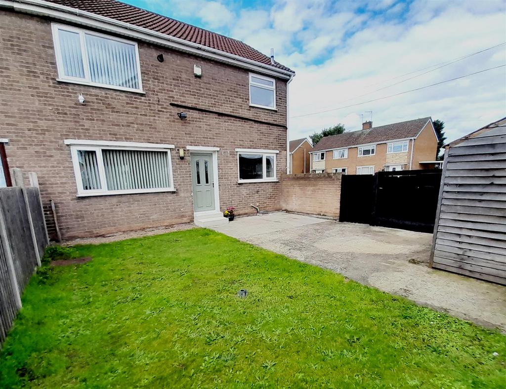 Dorset Drive, Harworth, Doncaster 3 bed semidetached house for sale