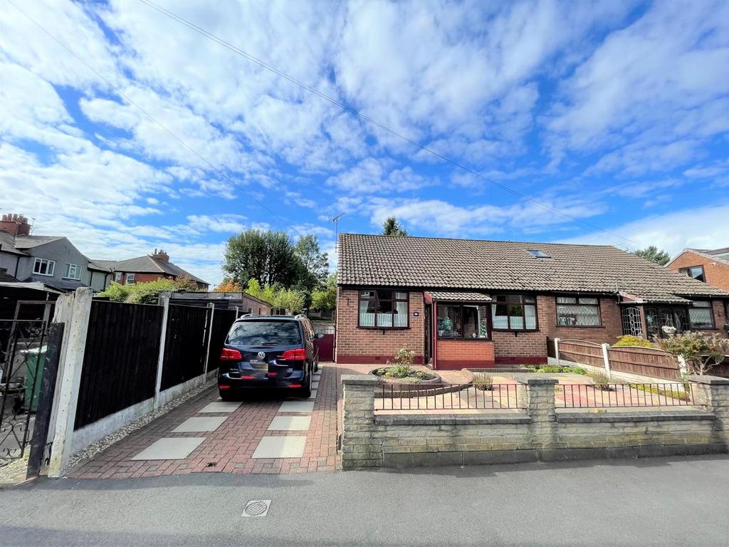 Rosedale Drive, Leigh 3 bed semidetached bungalow for sale £220,000