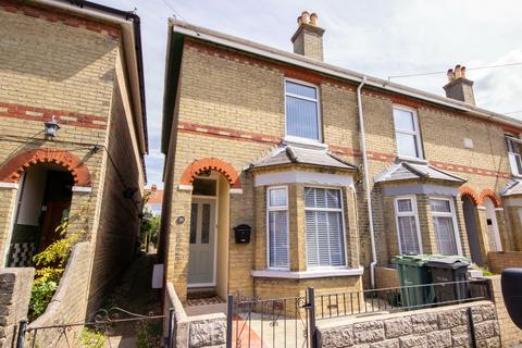 3 bedroom semi-detached house to rent, Grange Road, East Cowes, Isle of Wight