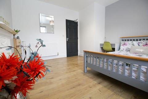 1 bedroom in a house share to rent, 130 Monks Road, Lincoln, Lincolnshire, LN2 5PH, United Kingdom