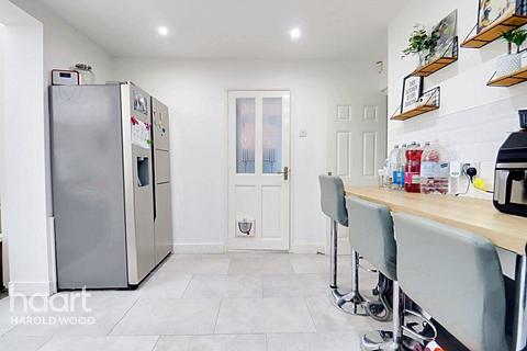 18 Broseley Road, Romford, RM3 9BD