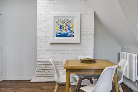 Flat 7, New Court Liston Road, Marlow, SL7 1AS