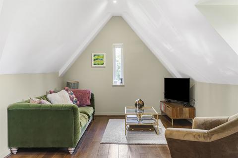 Flat 7, New Court Liston Road, Marlow, SL7 1AS