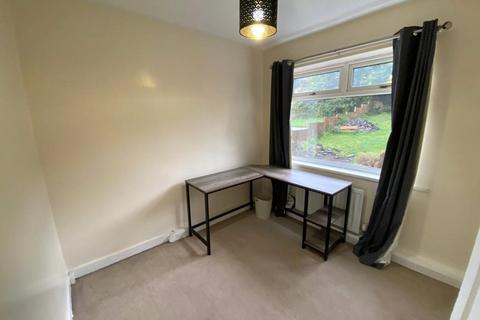 2 bedroom semi-detached house for sale - Cross Lane, Huddersfield, West Yorkshire, HD4