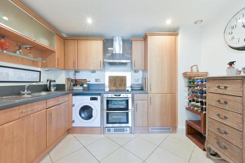 2 bedroom apartment for sale, Dorey House, Brentford, London, TW8