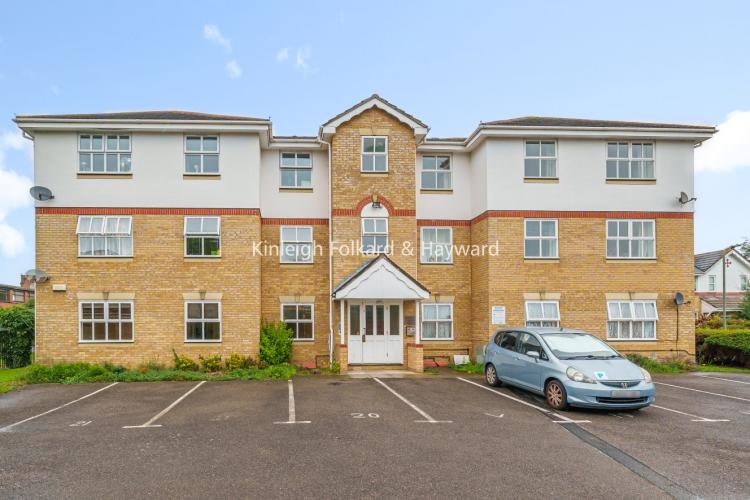 Montana Gardens Lower Sydenham SE26 2 bed apartment £1,450 pcm (£335 pw)