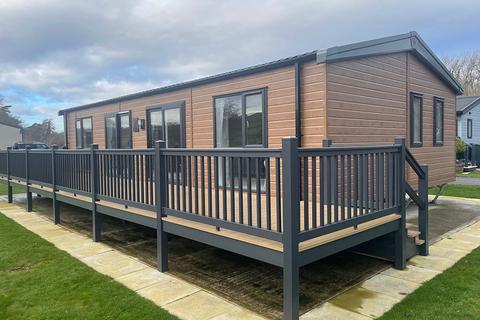 2 bedroom lodge for sale - Kingfisher Leisure Park