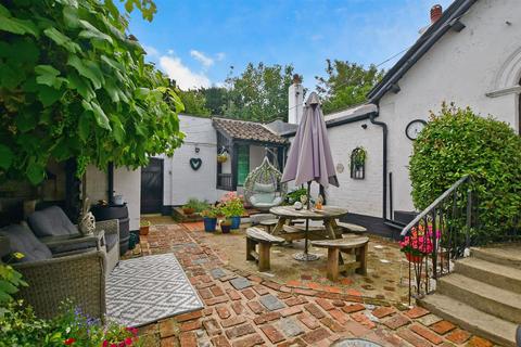 Southdown Lodge Old Drive, Polegate, BN26 5HE